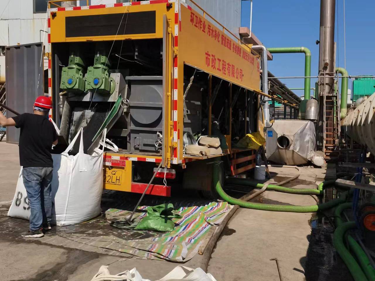 大宁淤泥压干处理